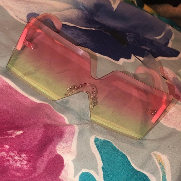 Sunglasses - Picture 1 of 1